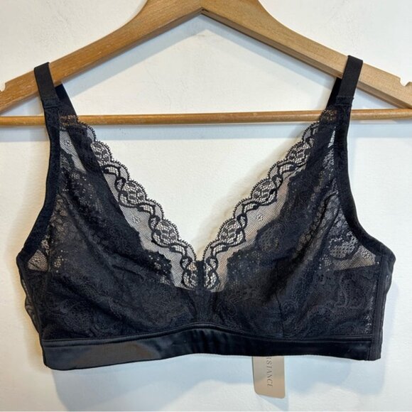Understance Unlined Wireless Plunge Bra Black Lace - Picture 2 of 5